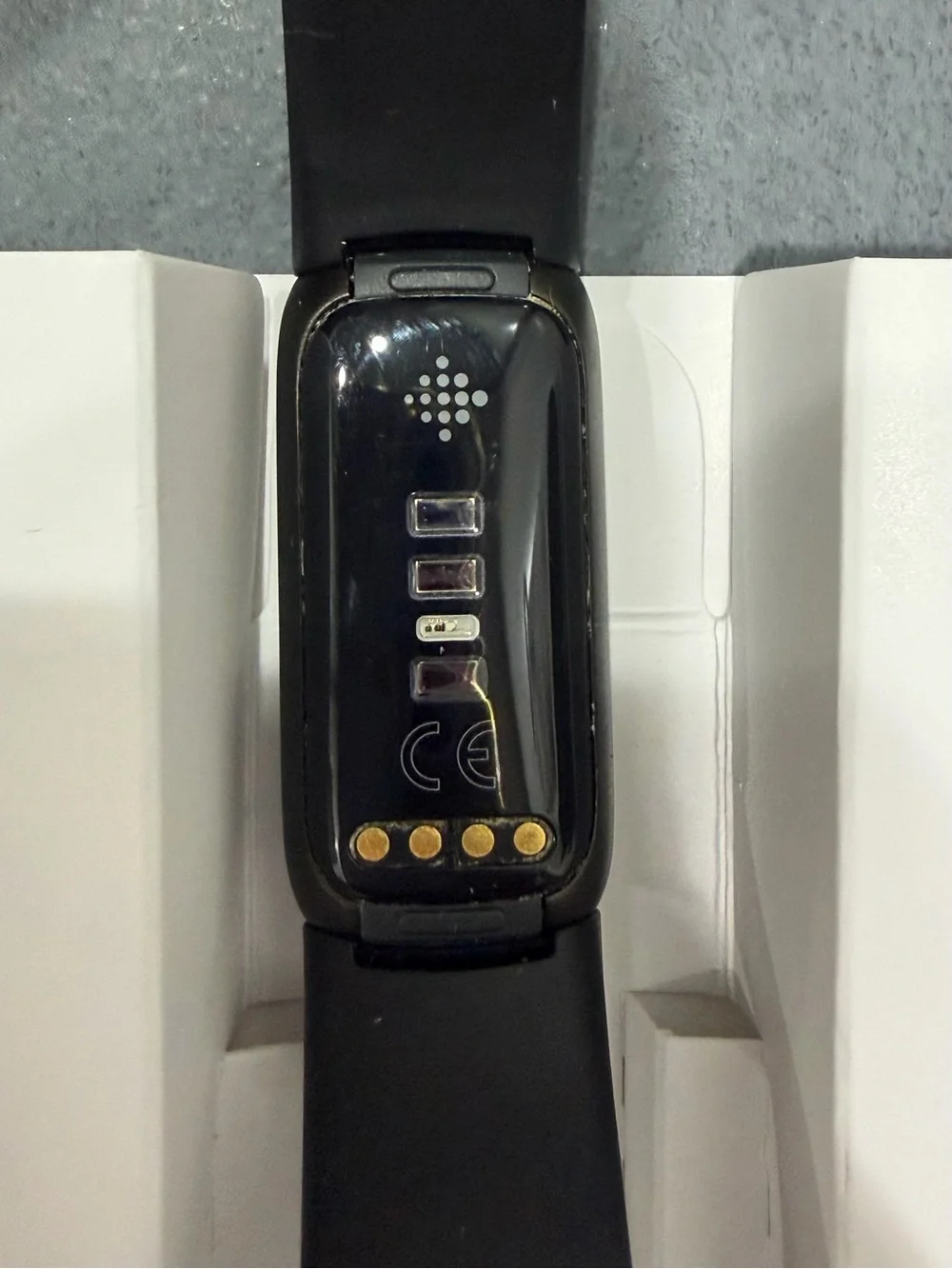 fitbit Luxe Fitness & Wellness Tracker - Black